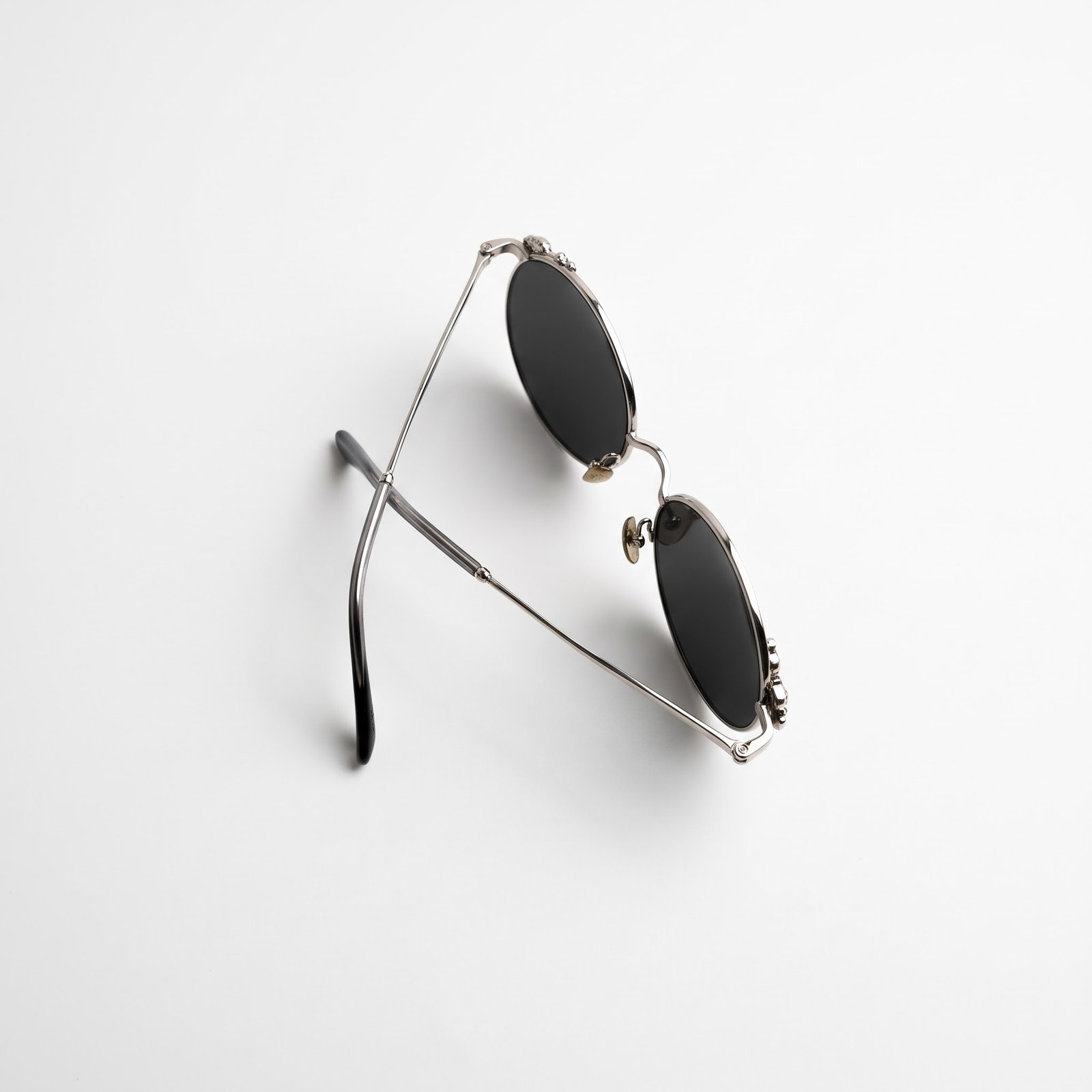 Miu Miu – Pearl-Embellished Sunglasses - Image 4
