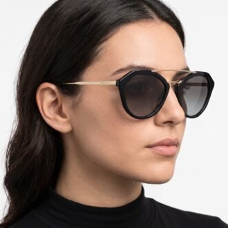 Prada – Black Frame Sunglasses